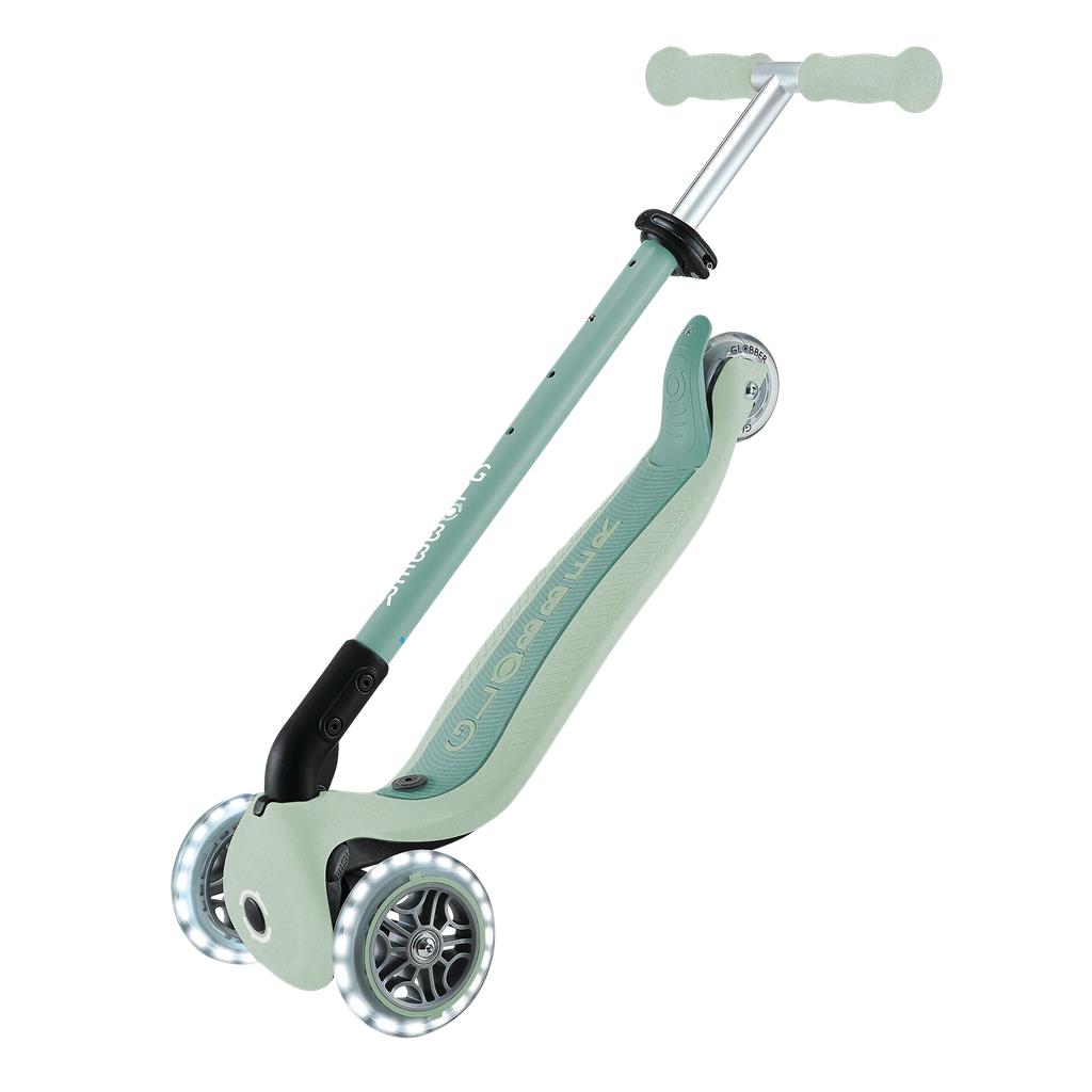 Globber pistazie, 120/80mm, mit Leuchtrollen Scooter Globber Go-Up Active Lights Eco