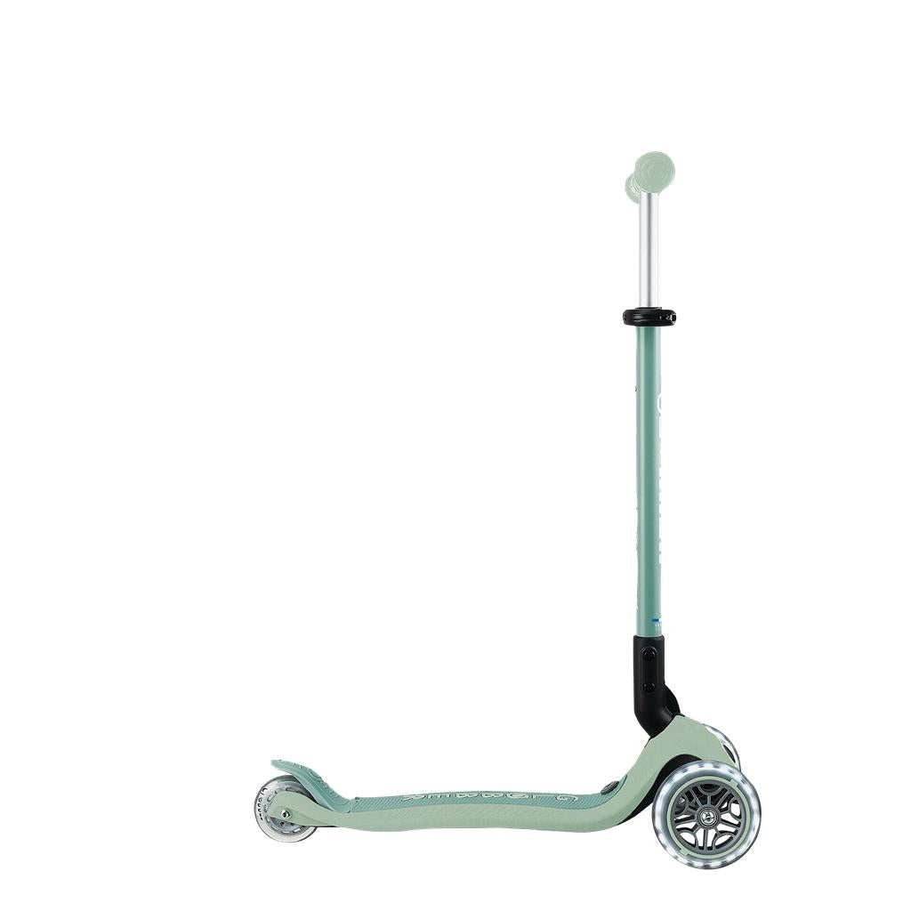 Globber pistazie, 120/80mm, mit Leuchtrollen Scooter Globber Go-Up Active Lights Eco