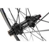 DT Swiss 28", Alu sw, CL,142/12mm TA, Sram XDR RD HR DT Swiss GR1600 Spline 25 DB 28"/24