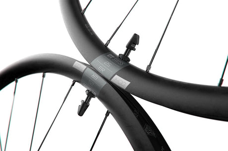 DT Swiss 28", Alu, sz, Center Lock,100/12mm TA VR DT Swiss ER1400 Dicut 25 DB 28"/22mm