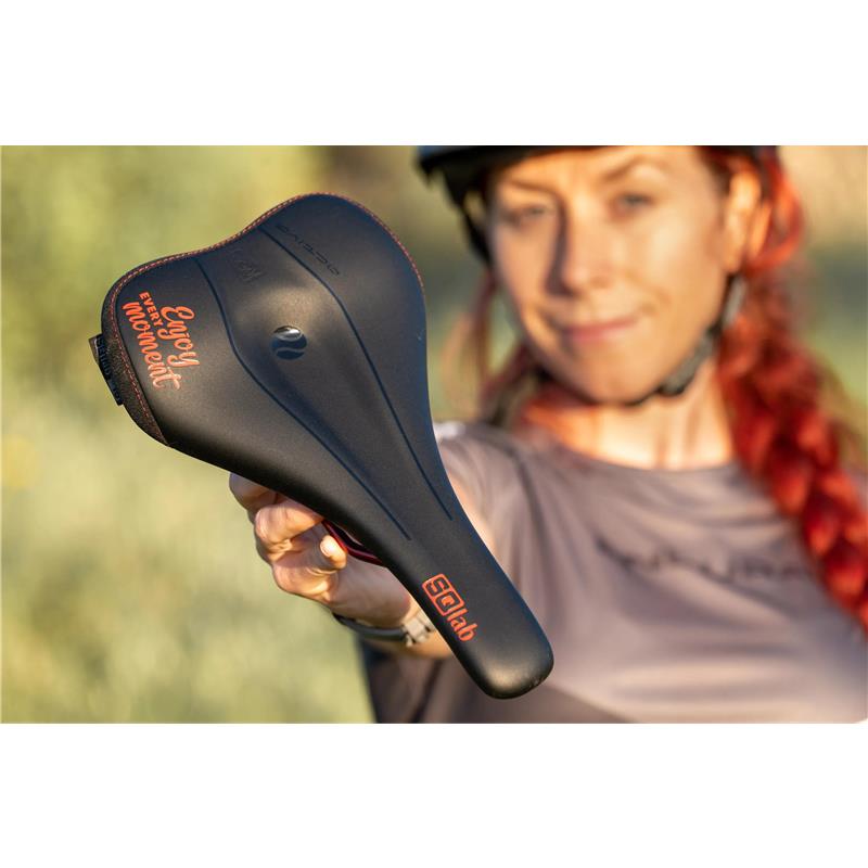 SQ-Lab 611 ERGOWAVE® active 2.1 ltd. Enjoy MTB Sattel rot